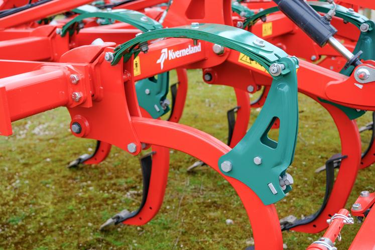 L'Enduro bénéficie de dents à sécurité non-stop à lames ressort.