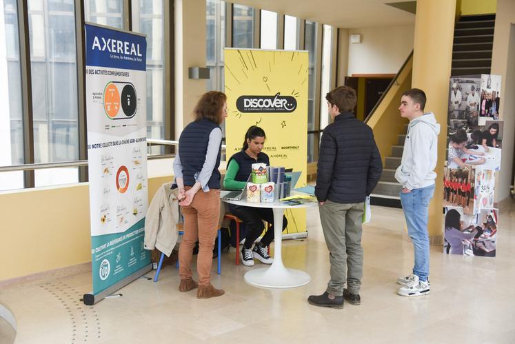Samedi 25 mars, à Châteaudun. Les portes ouvertes du LEAP de Nermont ont donné l'occasion au groupe coopératif Axéréal de présenter l'éventail des métiers qu'il propose.