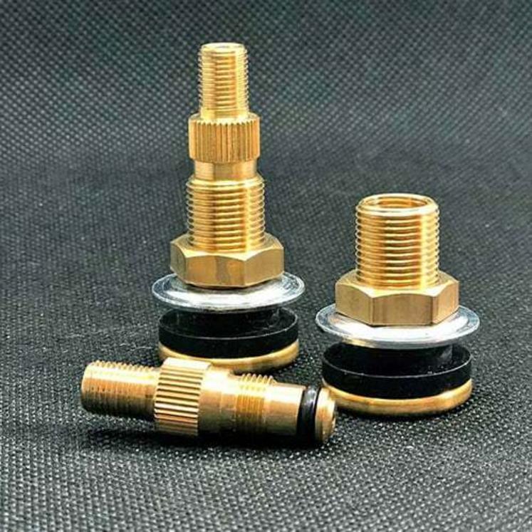 Des valves spécifiques sont requises pour le lestage à l’eau.