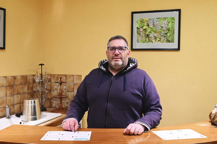 Benoit Lagarde a repris en 2020, avec sa femme Anne-Sophie, le vignoble Gibault situé à Meusnes. Malgré les aléas climatiques subis depuis son installation, le repreneur s'adapte au quotidien. 