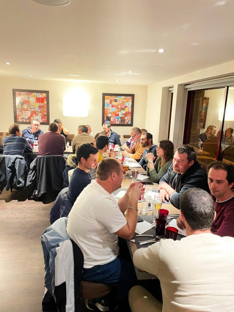 La journée s'est terminée autour d'un dîner, dans un restaurant de Chinon.