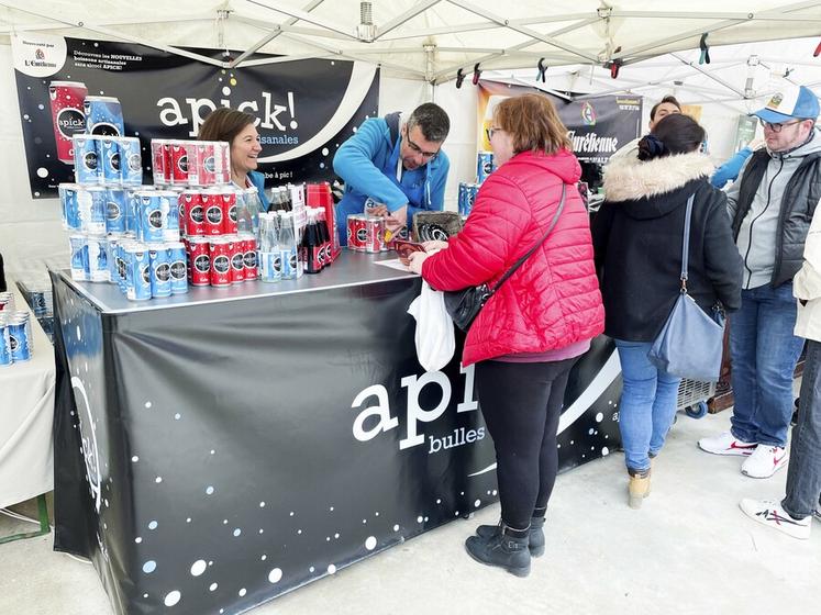 Un stand surprise attendait les visiteurs des portes ouvertes de la brasserie de Chandres, dédié à la limonade et au cola Apick !