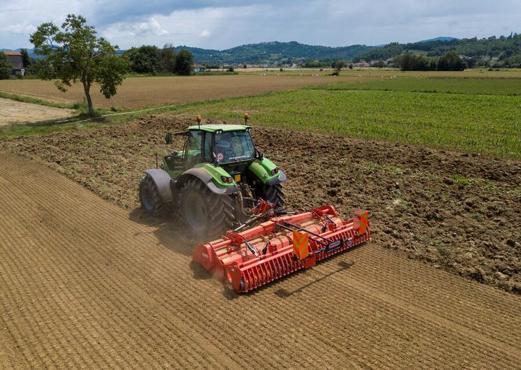 Les fraises rotatives sont appréciées pour leur faculté à créer de la terre très fine.