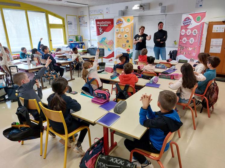 Les trois agriculteurs sont intervenus devant 45 enfants dans l'est du département. 