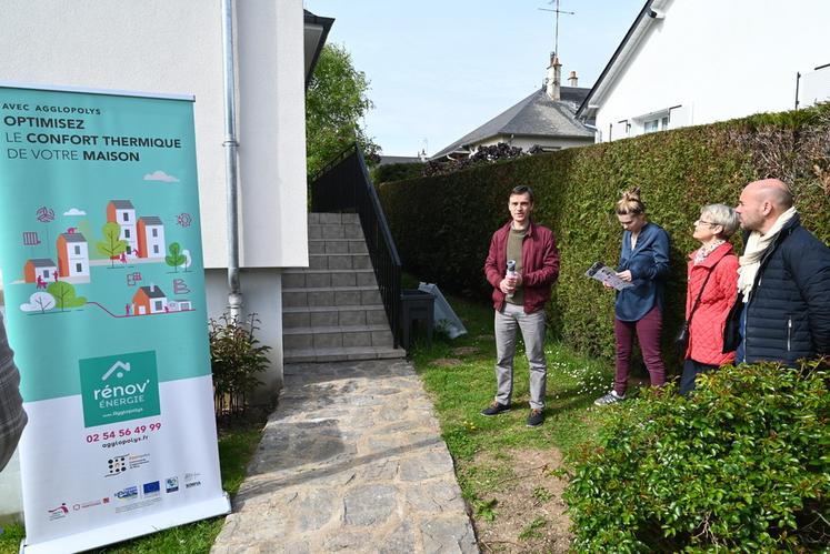 Jeudi 27 avril, à Blois. Agglopolys a organisé la visite d'une maison en cours de rénovation pour gagner en performance énergétique.