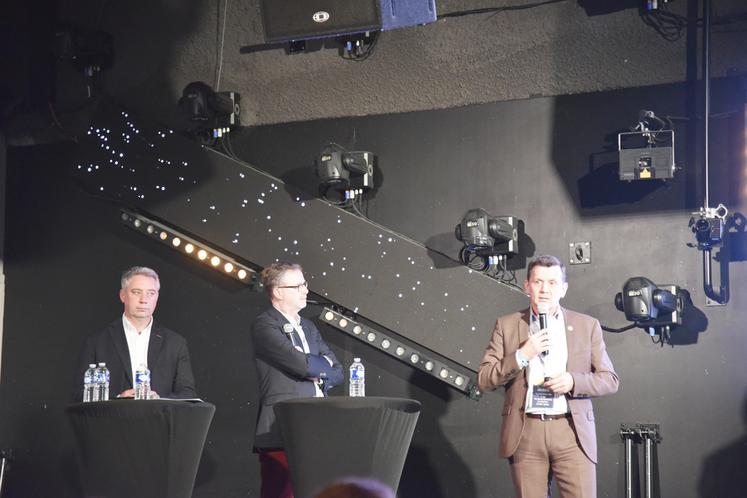 Reims (Marne), mardi 18 avril. Le président (à g.), Antoine Hacard, et le directeur (au c.), Stéphane Michel, ont accueilli les partenaires de la coopérative venus en nombre. 