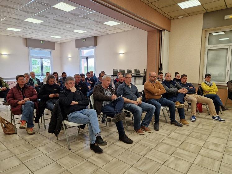 Vendredi 21 avril, à Ouzouer-sous-Bellegarde. Près de trente éleveurs ont assisté à l'assemblée de section Cher et Loiret d'Alysé.
