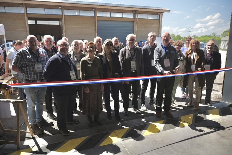 Samedi 13 mai, à Amilly. L'Amicale des élèves et anciens élèves du Chesnoy a pu à son tour inaugurer le bloc machinisme du lycée.