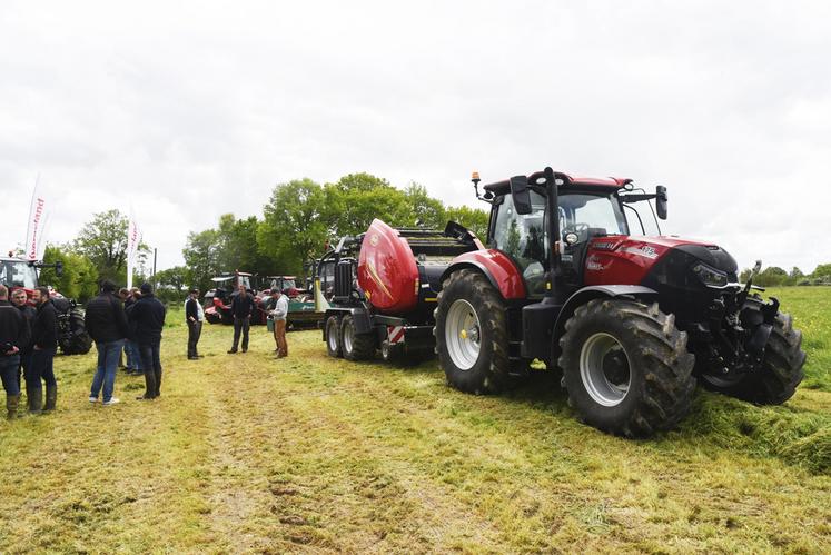 Le 11 mai, à Soizé. Les Ets Delavallée et la concession Duret ont organisé une démonstration d'outils de fenaison et récolte de la marque Kverneland.