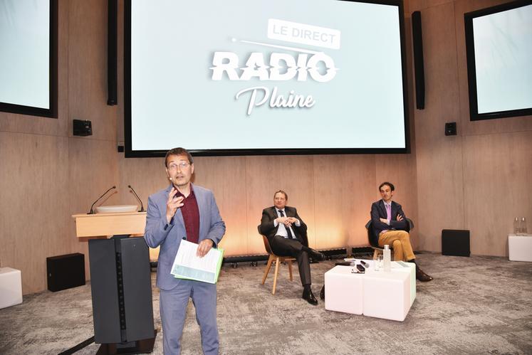 L'émission fictive Radio plaine était de nouveau animée par l'ex-journaliste Pascal Berthelot.