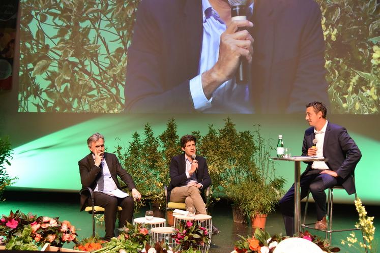 Provins, mardi 30 mai. Table ronde animée par Samuel Vandaele (à d.), en présence d'Eddy Fougier (à g.) et de Julien Denormandie (au c.).