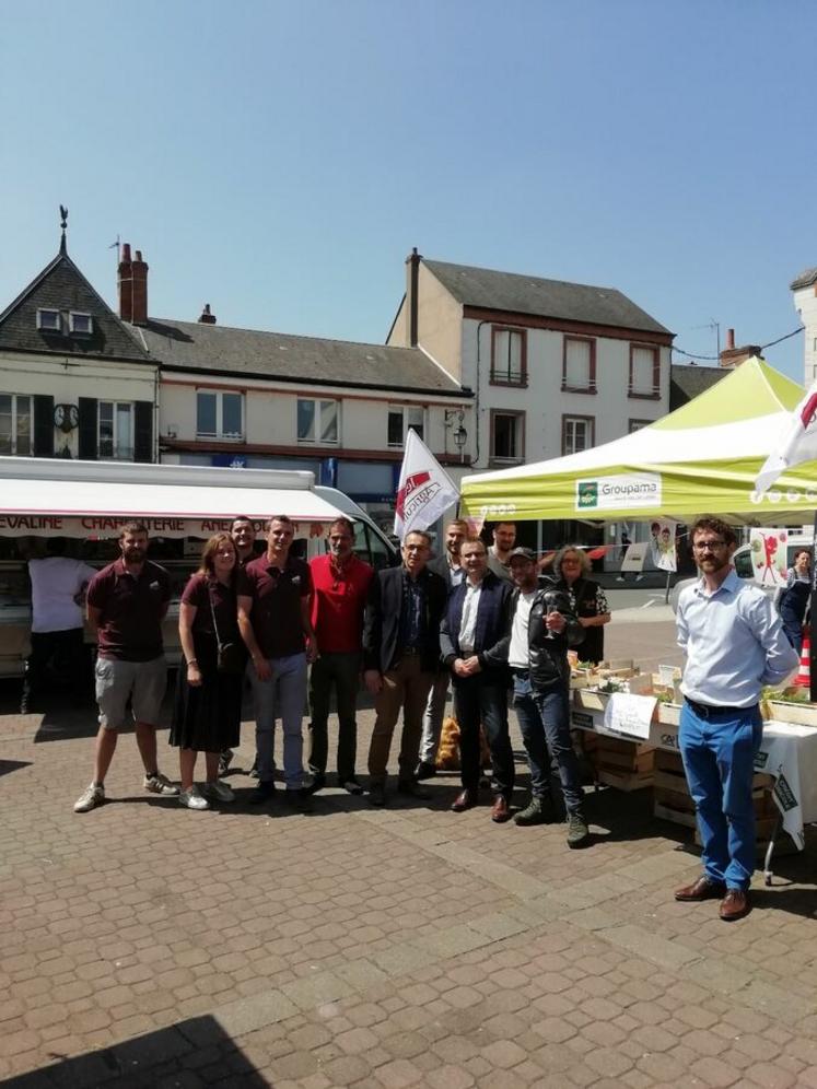 Adhérents JA, élus et partenaires ont pris la pose pour immortaliser l’événement. 