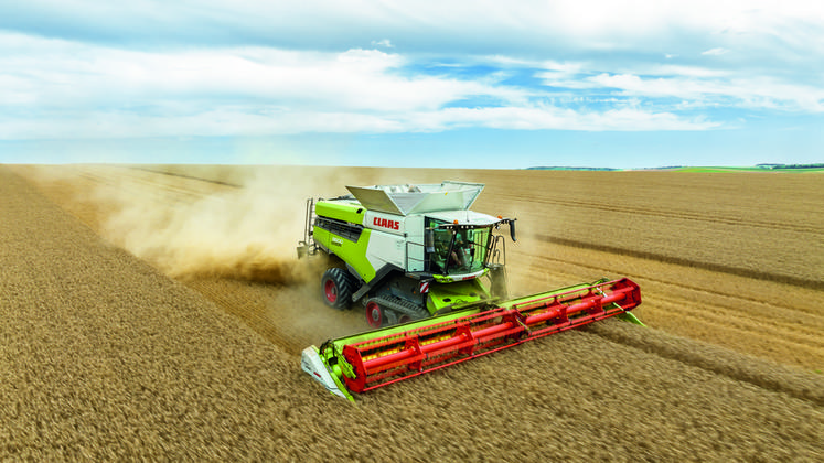 Dernière née, la Lexion 8600 affiche une puissance de 549 chevaux pour un convoyeur de 1700 mm.