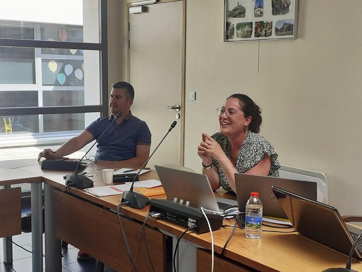 Aux côtés de Sébastien Méry, président de la FNSEA 45, Agathe Kohl, de la chambre d'Agriculture du Loiret, a expliqué l'importance d'une bonne communication. 