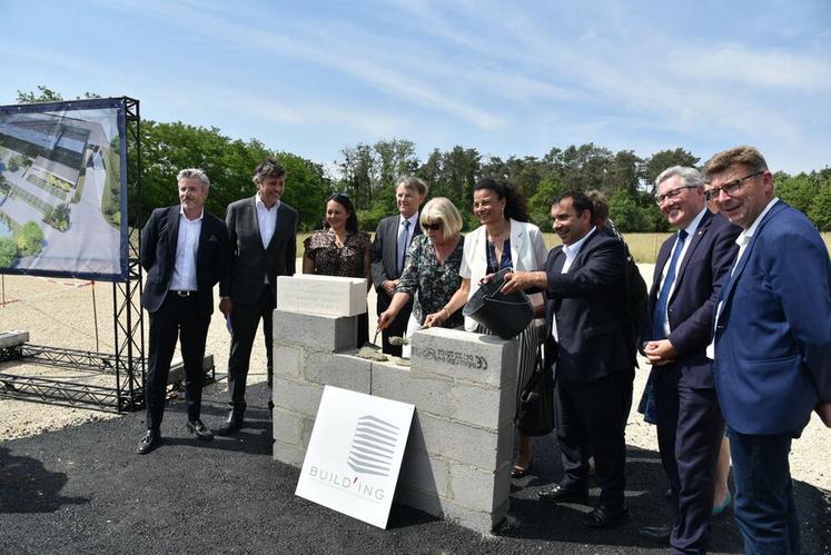 Vendredi 9 juin, à Boigny-sur-Bionne. De nombreux élus ont participé à la pose de la première pierre des ateliers Martin-Pouret.