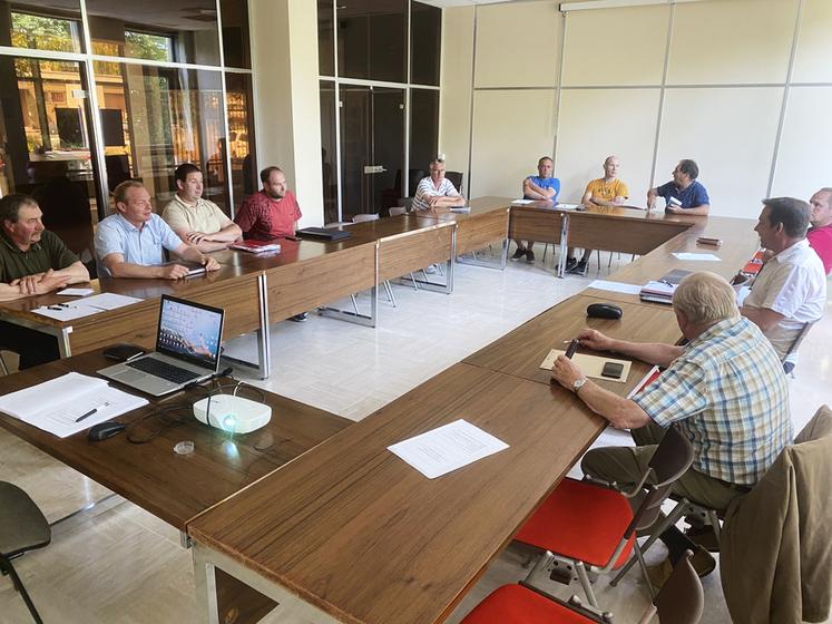 Le Mée-sur-Seine, jeudi 8 juin. Les membres de la commission faune sauvage ont longuement abordé les dossiers d'actualité.