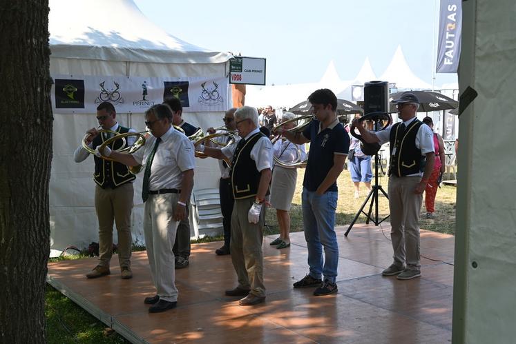 Les cors de chasse ont rythmé les trois jours du Game Fair dans une ambiance conviviale avec l'envie de célébrer la ruralité du territoire solognot. 