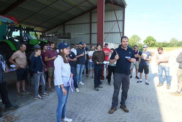 Arnaud Bessé, président de la Chambre d'agriculture de Loir-et-Cher était présent lors de la visite des essais et il a pris la parole en début de visite. 