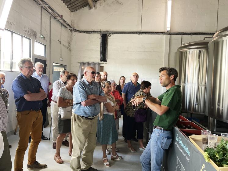 À Courpalay, Hubert Rabourdin présente la fabrication de la bière au sein de sa brasserie.
