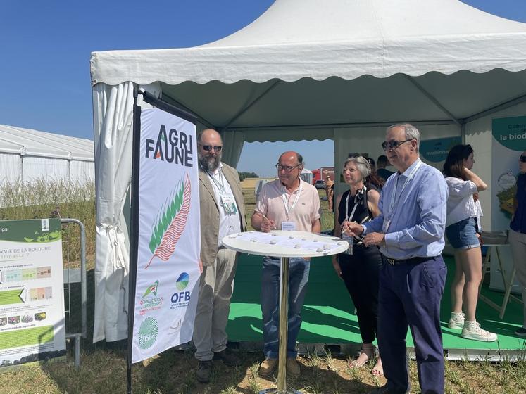 Mercredi 14 juin, à Congerville-Thionville. La chambre d'Agriculture, l'OFB et les Fédérations de chasseurs d'Île-de-France ont lancé le programme régional Agrifaune.