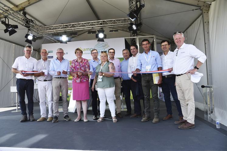 L'inauguration des Culturales s'est déroulée sous l'impulsion de la présidente d'Arvalis, Anne-Claire Vial (en rose).