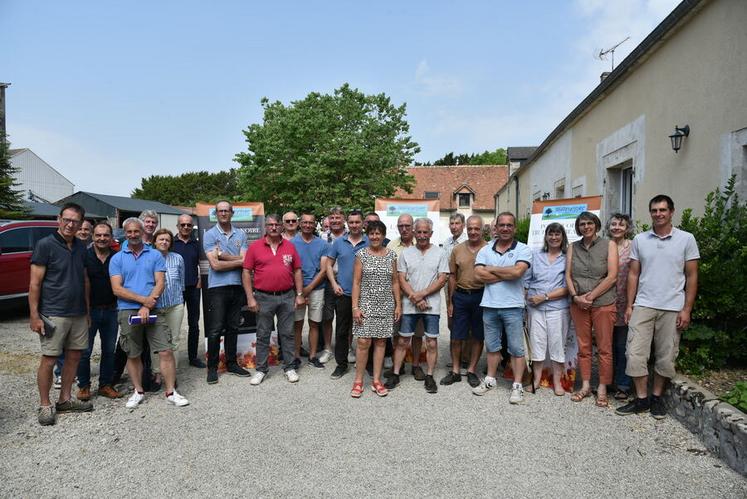 Vendredi 16 juin, à Villamblain. Les Trufficulteurs de Beauce Val-de-Loire se sont réunis en assemblée générale avant de partager un repas convivial.