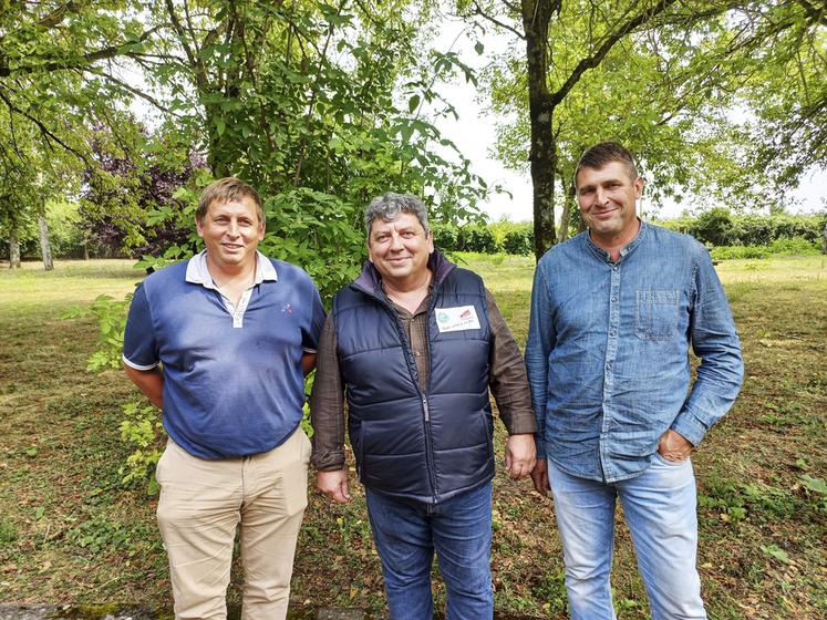 François-Xavier Rone (au centre) a été élu président de la FNSEA 41. À gauche de la phooto, François Germain, nouveau secrétaire général, et à droite, Aurélien Fleury, trésorier.