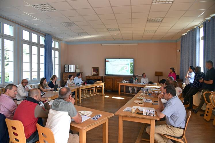 Mercredi 7 juin, à Chailly-en-Brie (Seine-et-Marne). Échanges avec la direction de l'EPL La Bretonnière en préambule à l'assemblée générale du Conseil horticole. 