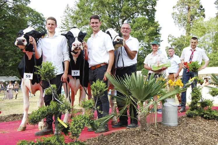 Le Gaec du Grenouillet (Chassant) a remporté le prix d'élevage de la race prim'holstein.