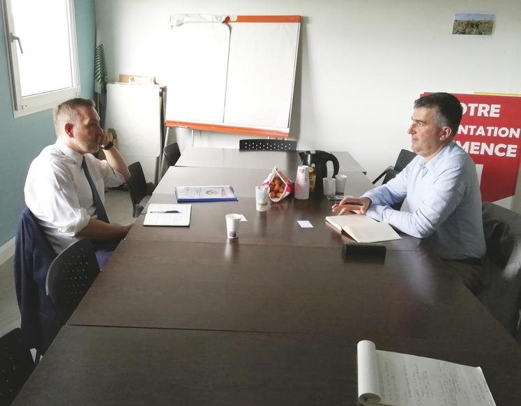 Orléans, le 24 juillet. Sébastien Méry a fait valoir les positions du syndicat auprès du sous-préfet de Pithiviers.