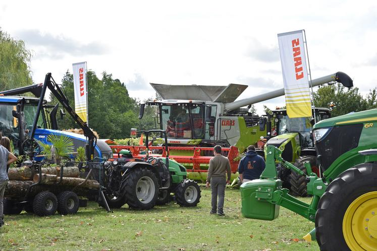 Un comice ne peut se passer de sa traditionnelle exposition d'engins et de matériels agricoles.