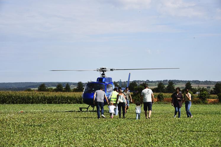 Le baptême d'hélicoptère pour découvrir les espaces agricoles du Val-d'Oise depuis le ciel a été très prisé.