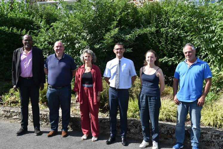 Chailly-en-Brie, lundi 4 septembre. L’équipe de direction. De g. à d. : Fred Numa, directeur du CFA, Xavier Demante, secrétaire général, Cécile Dumas, directrice adjointe, Adeline Maffray, ingénieure cheffe de projet, Hubert Masson, directeur de l’EPL, et Jean-Claude Wagny, directeur de l’exploitation.