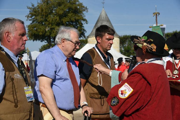 En amont de l'inauguration, Christophe Léveillé, Jean-Noël Cardoux et Mathieu Teixeira, respectivement fondateurs de l'événement et président du comité de la Sange, ont été sacrés membres de la Confrérie des vins AOC Orléans et Orléans-Cléry.