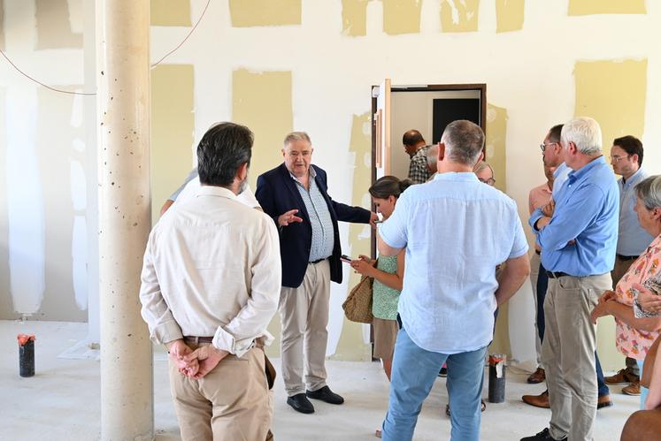 Les personnes présentes ont profité d'une visite guidée des 1 500 m2 d'extension.