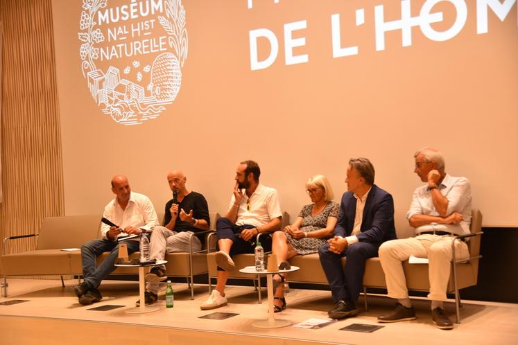 Paris, jeudi 7 septembre. De g. à d. : David Tourte, Christophe Lavelle, Édouard Bergeon, Valérie Lacroute, Philippe Mauguin et Philippe Legrand.