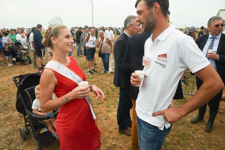 Jeunes agriculteurs a invité l'Orléanaise Aurélie Wrede, titrée Princesse de France 2023, pour embellir la fête.