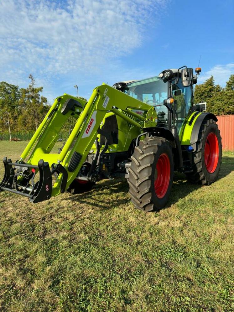 Un nouveau tracteur équipé des dernières technologies est arrivé au lycée la semaine de la rentrée.