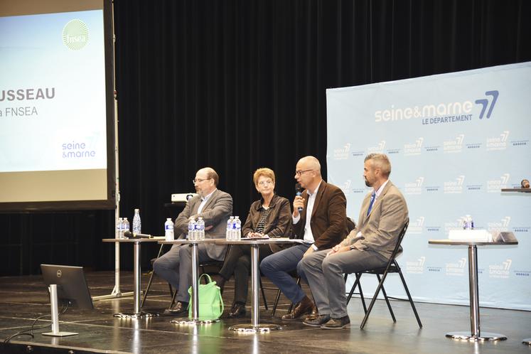 L'eau et l'agriculture au cœur d'une table ronde en présence de Thierry Caquet, Claire Crapart, Arnaud Rousseau et Olivier Caudy. 
