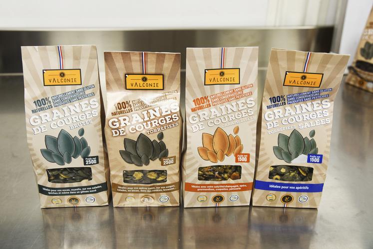 Aujourd'hui, Valconie propose des graines de courges nature, torréfiées, caramélisées ou salées… dans un nouveau packaging, plus identifiable.