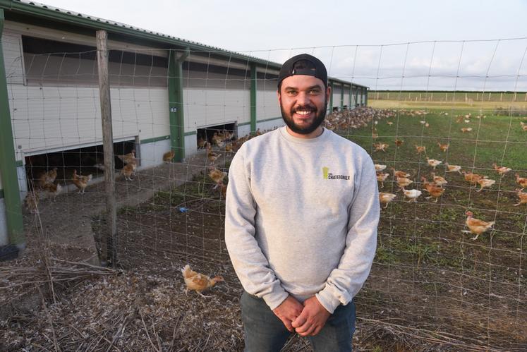 Vendredi 29 septembre, à Guillonville. Corentin Chateignier a souhaité réunir tous les partenaires qui gravitent autour de ses bâtiments d'élevage, à commencer par Nouri'vrai.