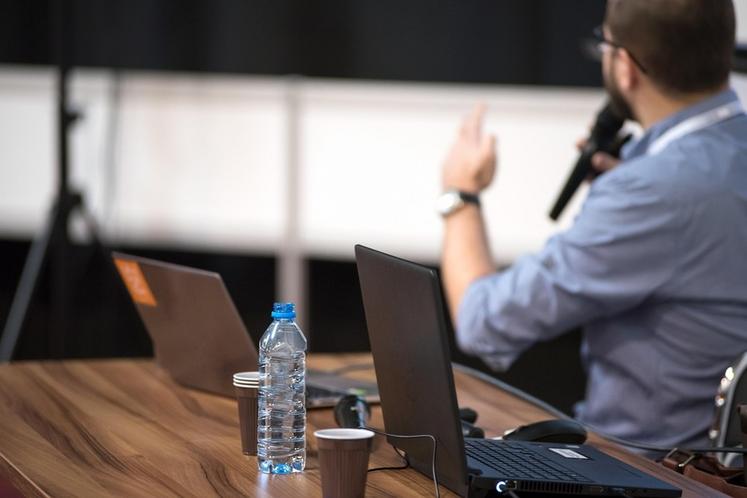 Le fonds de formation permet de se former régulièrement et de monter en compétences.