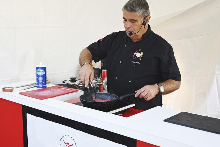 Stéphane Casanova, animateur culinaire, a donné des conseils de cuisson pour bien préparer la viande.