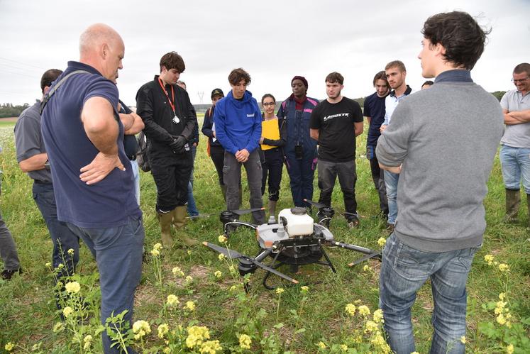 La Ficif a présenté le drone agricole avec lequel les Cipan ont été semés.