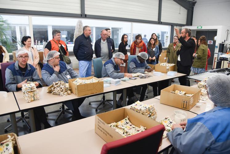 Le 10 octobre, à Chartres. Les membres du campus Les Champs du possible ont découvert le Village des métiers de Chartres et son projet de légumerie.