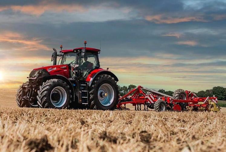 Le tracteur Case IH Optum 340 CVXDrive complète par le haut la gamme qui reste à trois modèles, l’Optum 250 n’étant plus au catalogue.