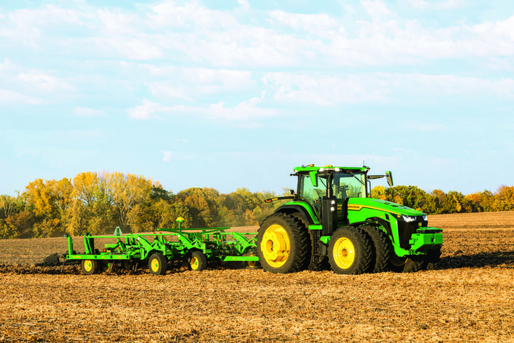 Les tracteurs haut de gamme 8R 410 sont proposés avec la transmission eAutoPowr. Cette technologie offre une longévité plus importante et un impact positif sur les performances globales.