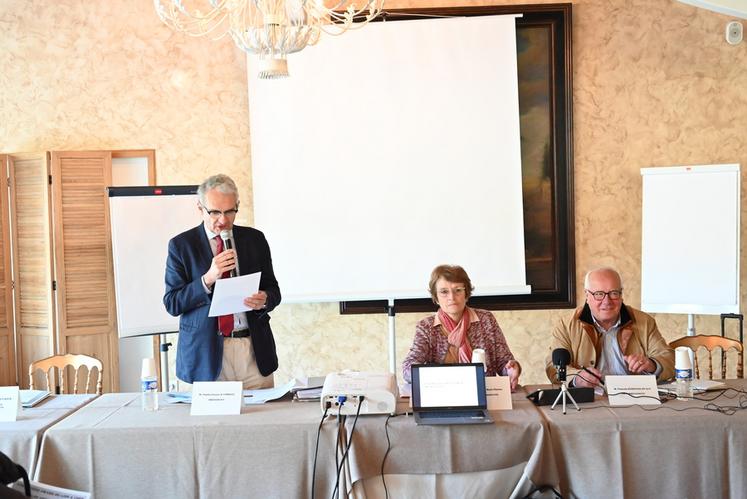 Charles-Antoine de Vibraye, président de Fransylva 41, a pris la parole pour ouvrir l'AG du syndicat.