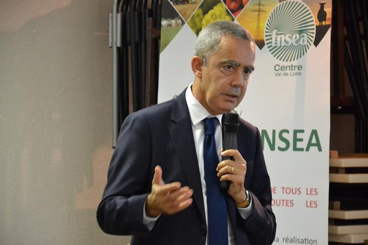 Vendredi 13 octobre, le nouveau préfet d'Eure-et-Loir, Hervé Jonathan, a rencontré les organisations professionnelles du département sur l'exploitation de Yohann Serreau à La Gaudaine.