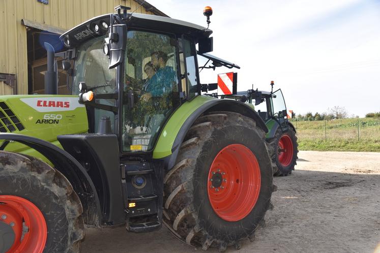 Les élèves se sont initiés à la conduite du tracteur.